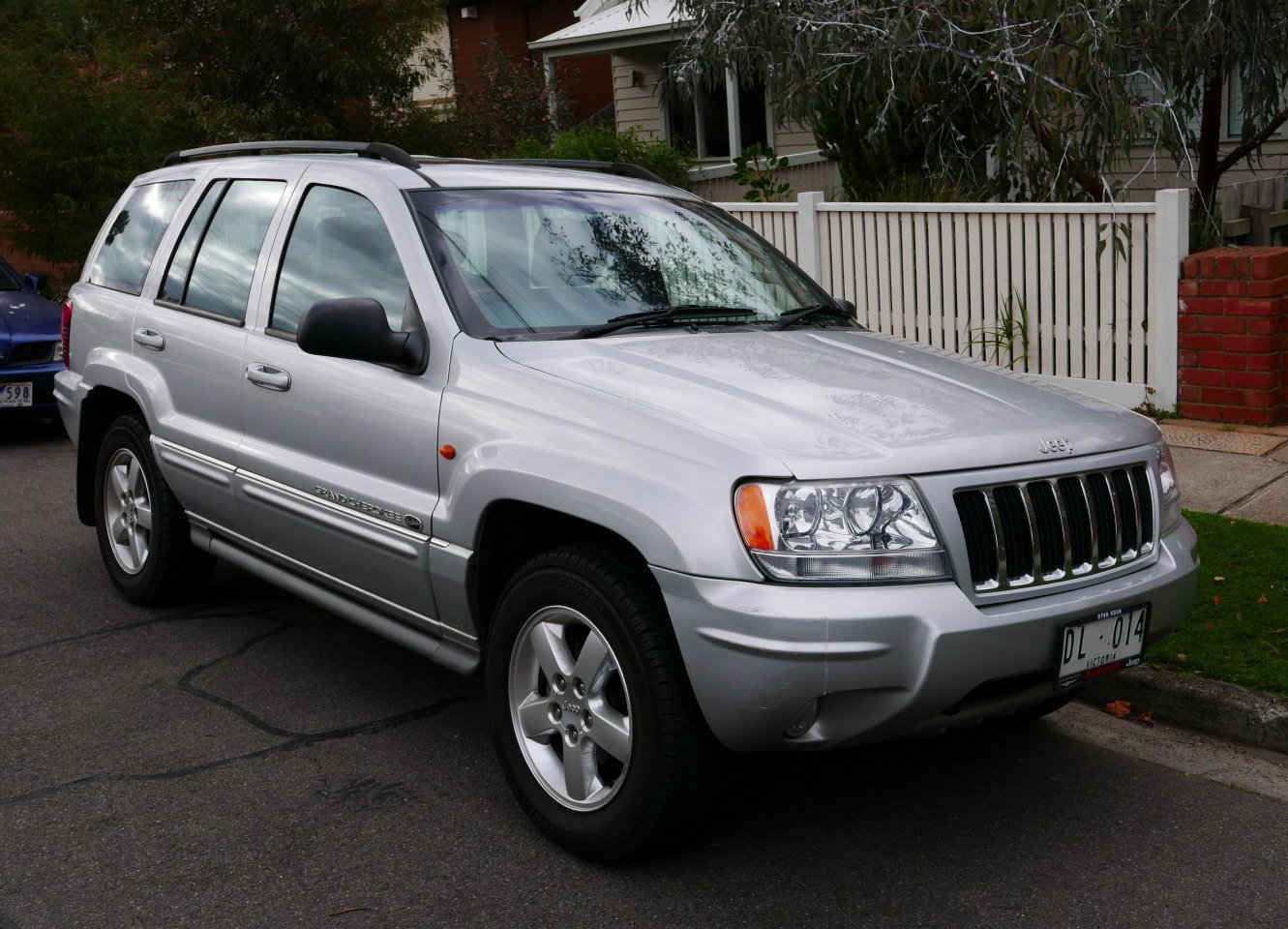 Jeep Grand Cherokee II (WJ, facelift 2003) 4.0 (195 Hp) 2WD Automatic